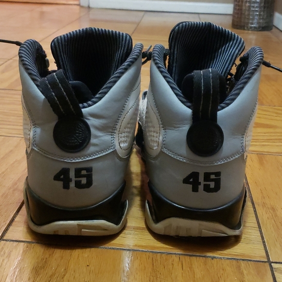 Nike Air Jordan | Retro 9 - Picture 15 of 16